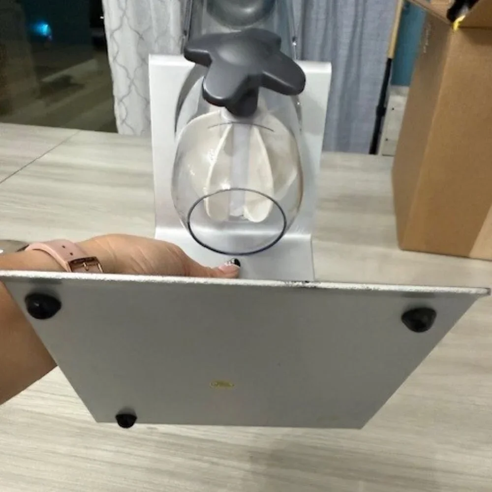 Dog/Cat/Bird Food dispenser in Used condition